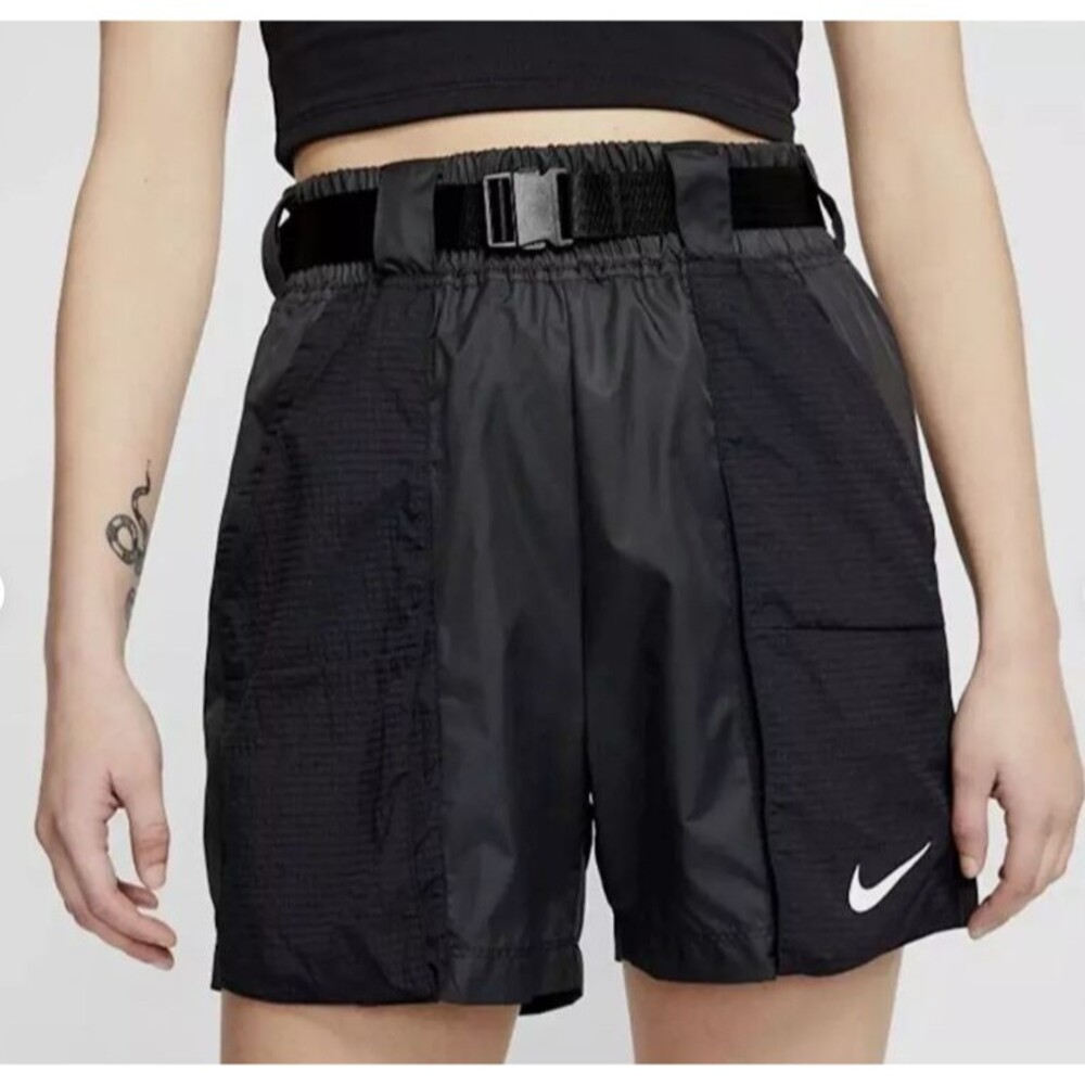 New Nike Women's Swoosh Woven Loose Fit Shorts Size Medium Black sportswear